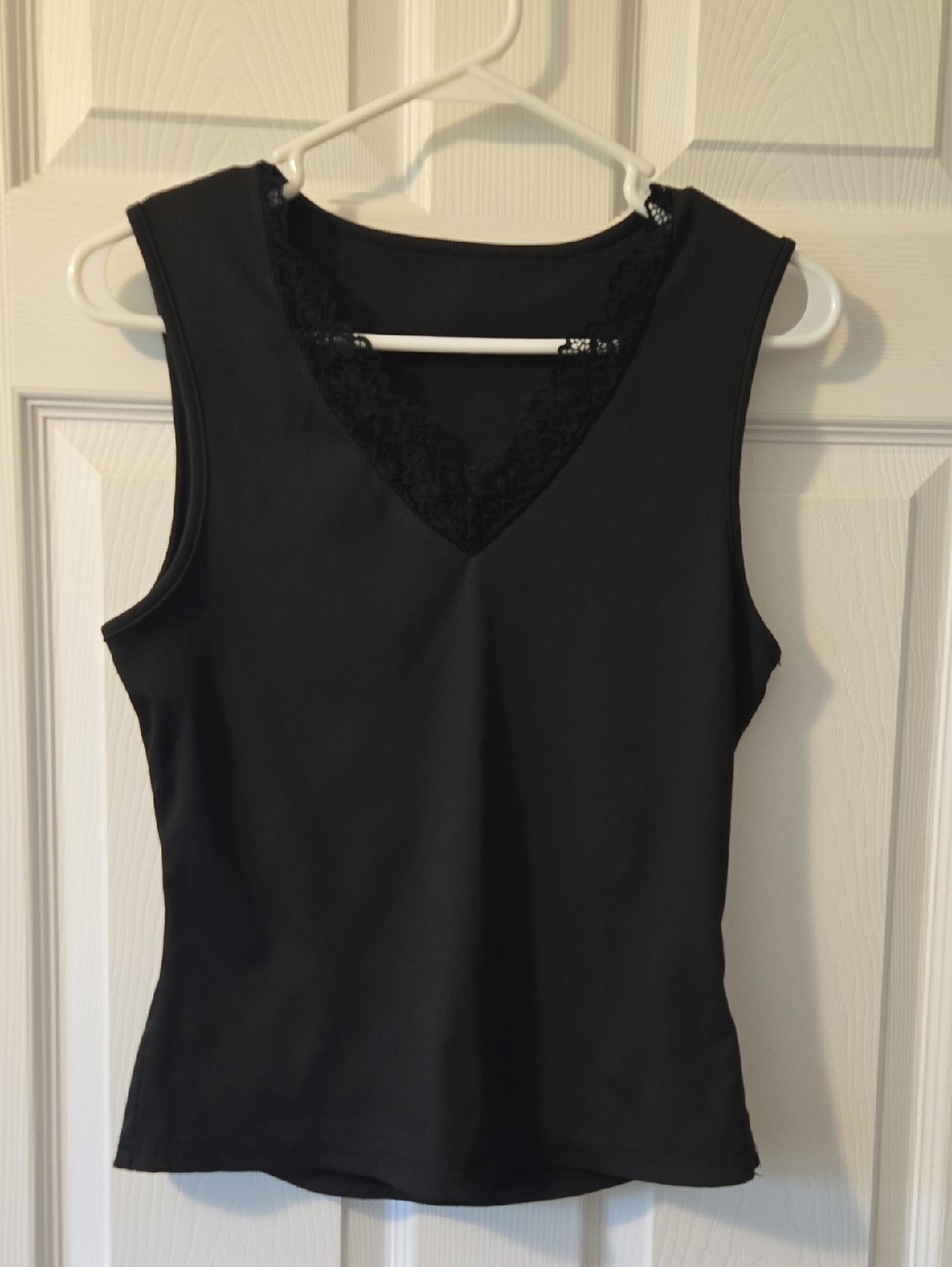 SHEIN Black Ribbed V-Neck Tank Top